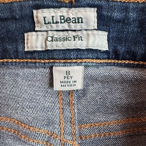 NWOT Women’s Size 8P LL Bean Classic Fit Denim Blue Jeans - Picture 2 of 7